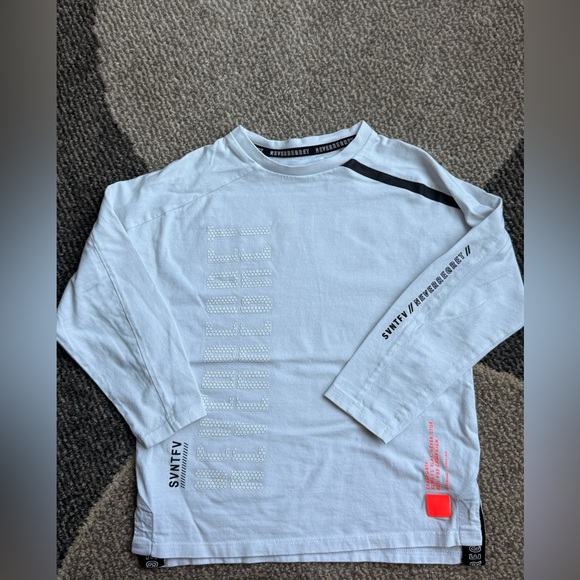 Zara White and Black Long Sleeve Tee with Red Accents - Picture 1 of 7
